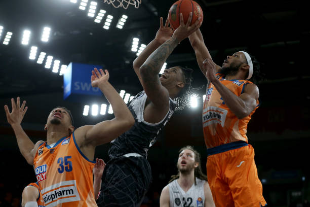 她的经历提 她的经历提